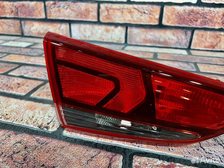 Фонарь задний левый внутренний Хендай Солярис 2