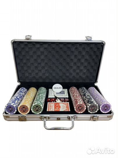 Покерный набор 300 фишек с номиналом и сукном
