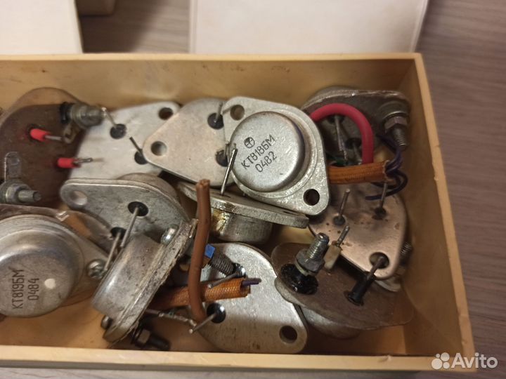 Радиодетали СССР транзисторы цена за всё