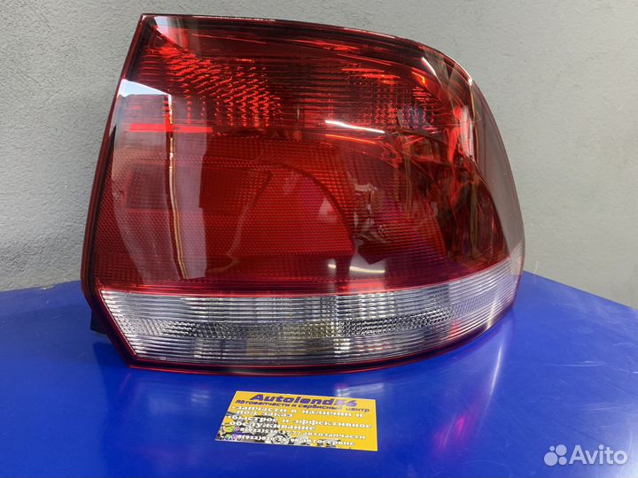 Фонарь задний правый volkswagen polo