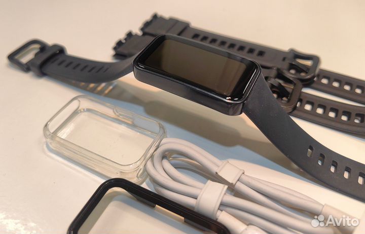Фитнес браслет Huawei band 8