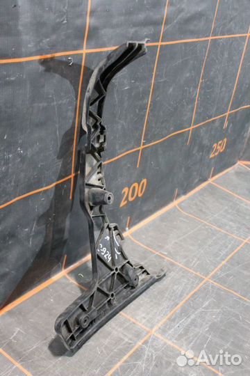 Кронштейн бампера заднего правый - Audi Q5