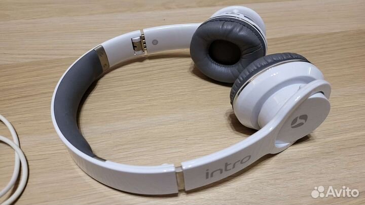 Беспроводные наушники