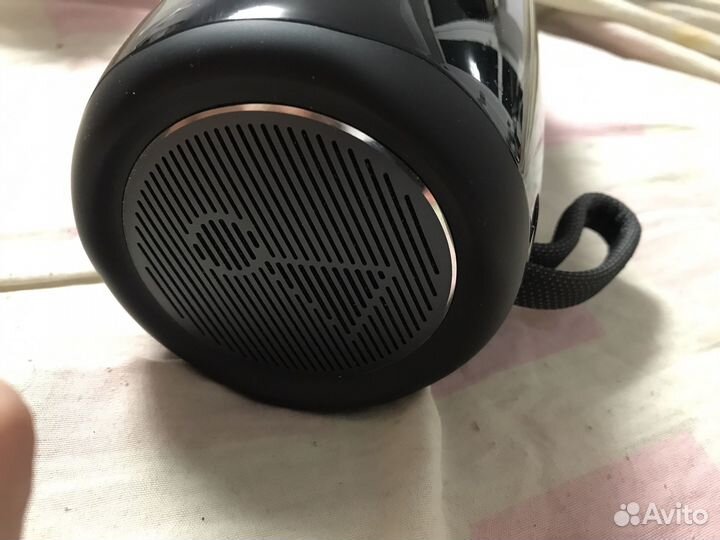 Неисправная колонка jbl (нет аккумулятора )