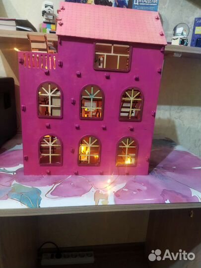 Домик кукольный