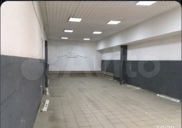 Склады 135 м², 220 м², 257 м², 110 м², офис 17 м²