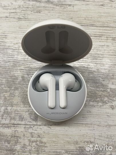 Беспроводные наушники LG HBS-FN6