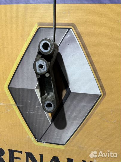 Кронштейн опора крепления кпп коробки передач Rena