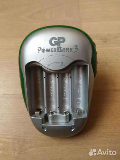 Зарядное устройство GP PB3