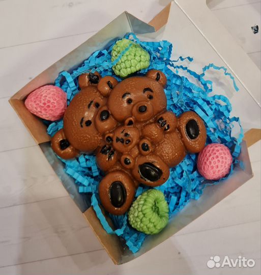 Подарочный набор из шоколада ручной работы