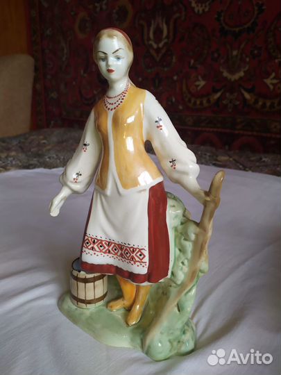 Коллекционная фарфоровая статуэтка СССР