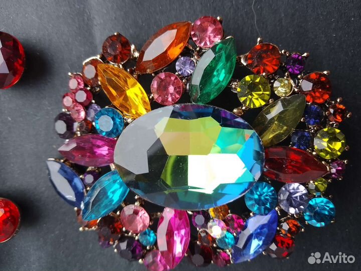 Броши большие (новые)