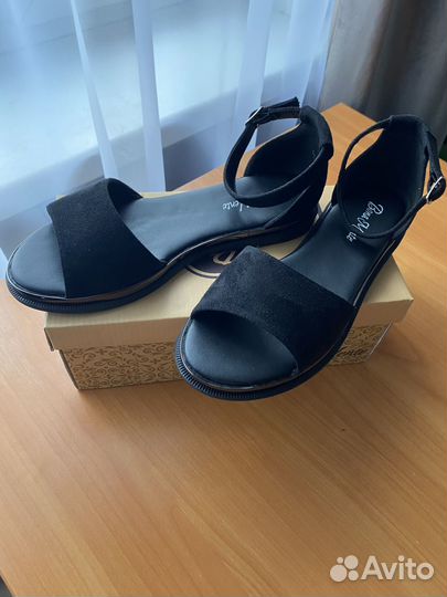 Босоножки/сандалии 38 размер новые