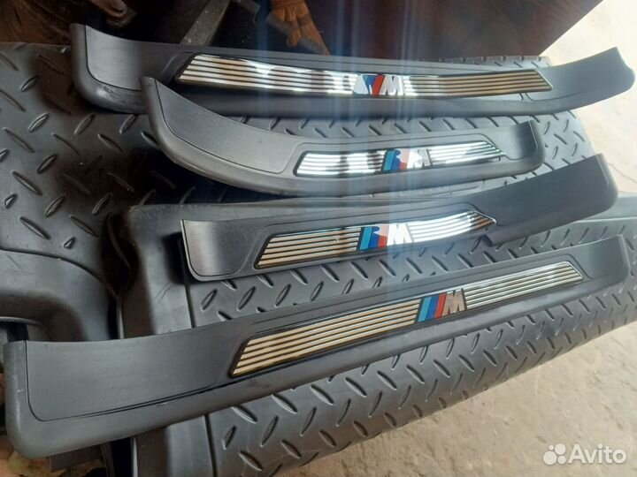 Накладки на пороги М bmw е39