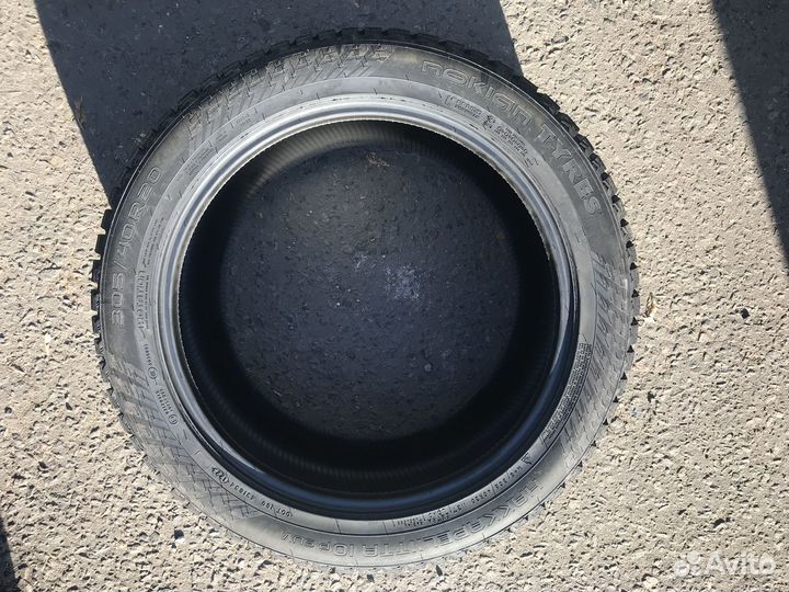 Nokian Tyres Hakkapeliitta 10p SUV 275/45 R20 и 305/40 R20 112T