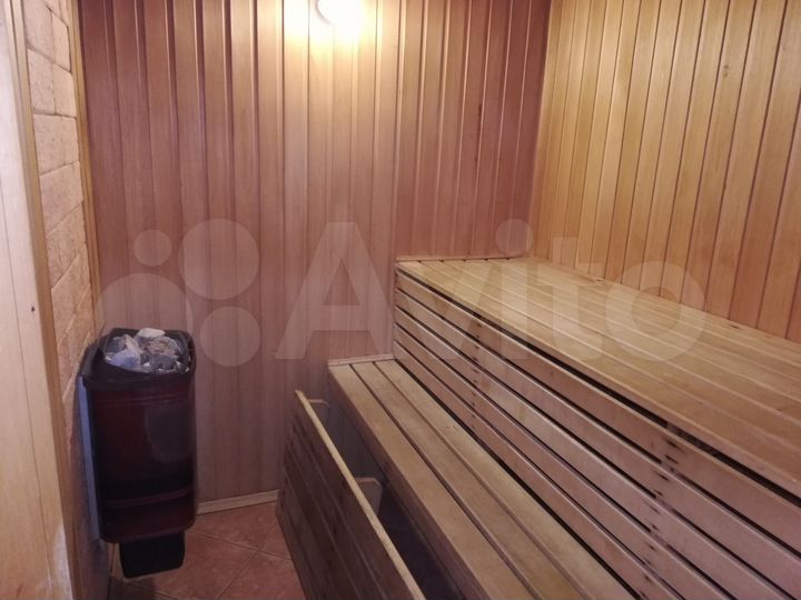 Гостиница, кафе 484.4 м²