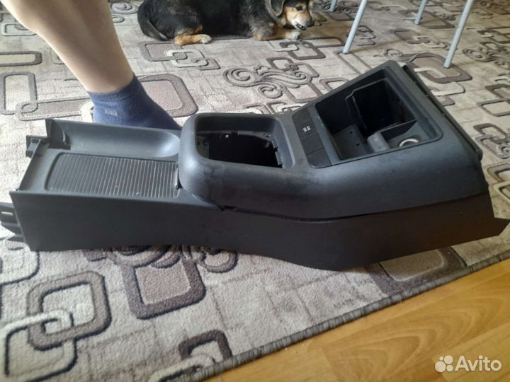Консоль средняя Фольксваген гольф плюс