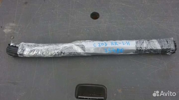 Уплотнительная резинка стекла задняя левая