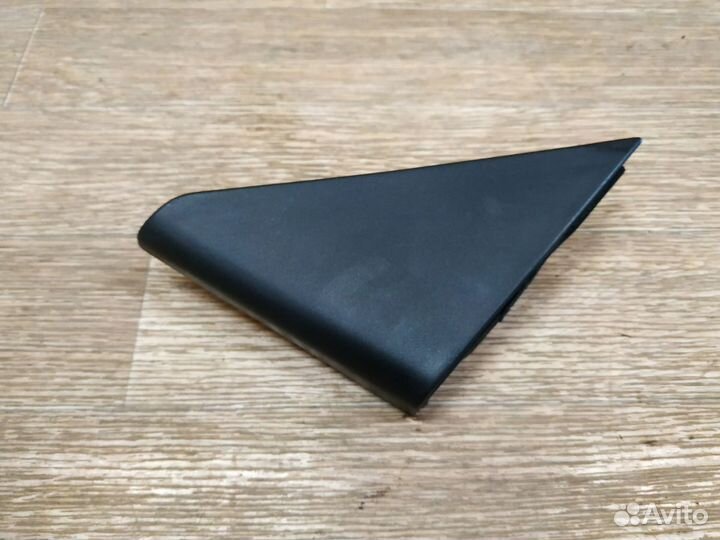 Накладка зеркала внутренняя левая Mazda Capella GF