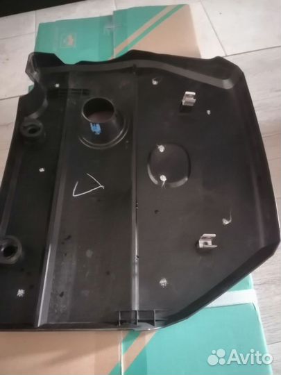 Декоративная крышка Mazda 6 Gh