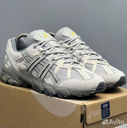 Новинка Asics Sonoma