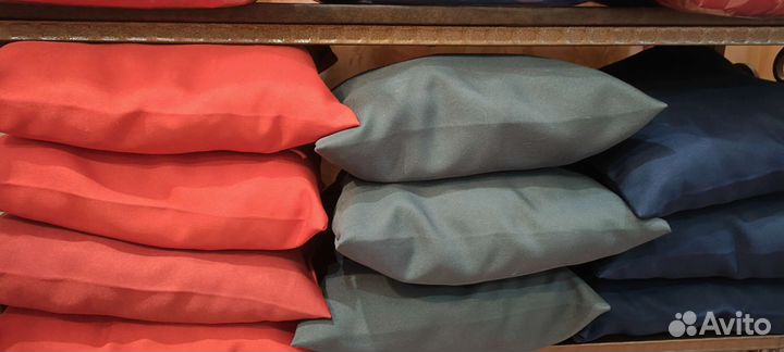 Декоративные, красивые,яркие. Съёмный чехол