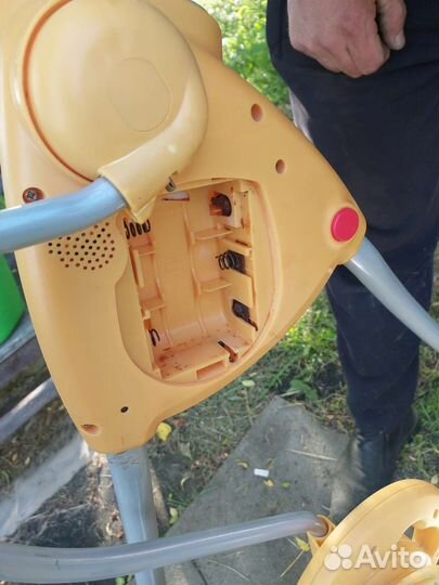 Детское кресло качалка на батарейках