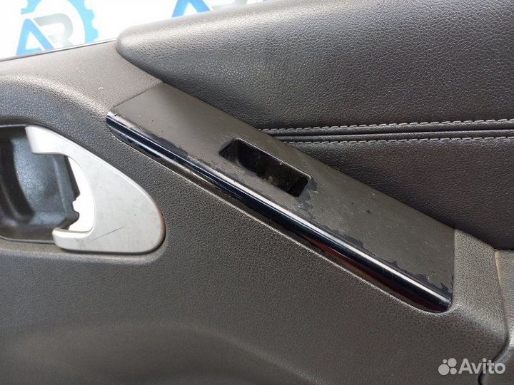 Обшивка двери передней правой Nissan Navara D40