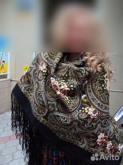 Карнавал 9 - коллекционная Павловопосадская шаль п