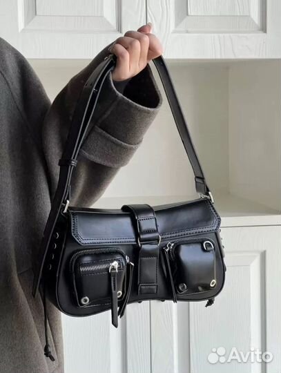 Сумка женская черная лакированная через плечо