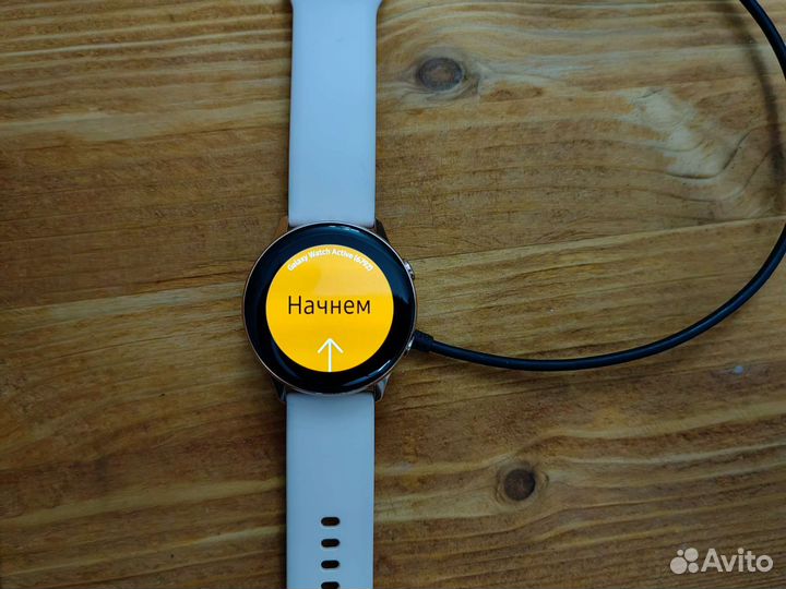 Samsung galaxy watch active часы