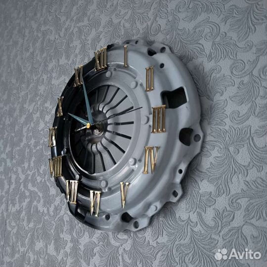 Настенные часы из корзины сцепления авто