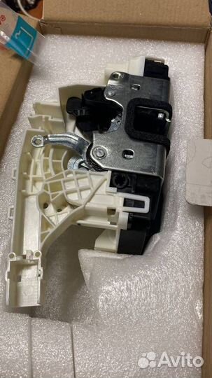 Замок задней двери Mercedes Sprinter 906 VW Crafte