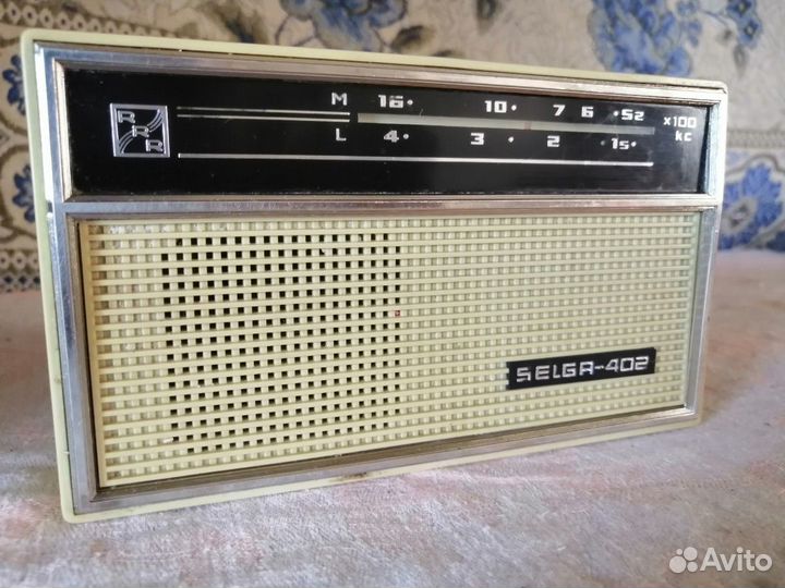Портативный транзисторный радиоприемник Selga 402