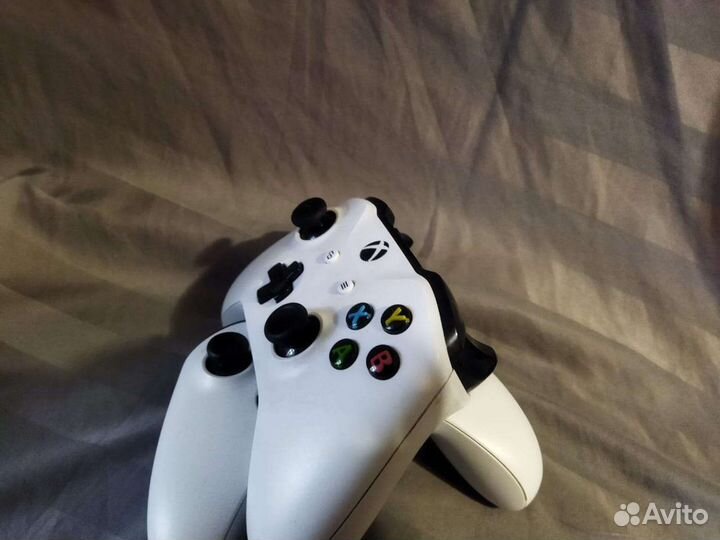 Xbox One s 1tb с играми