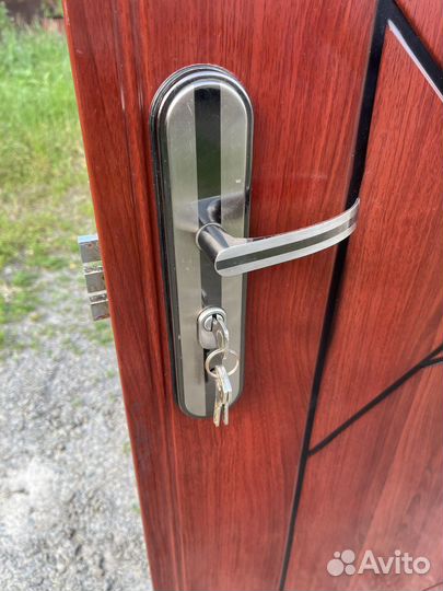 Дверь входная металлическая