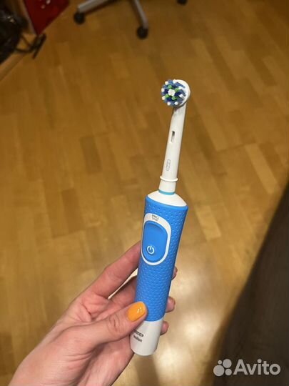 Электрическая зубная щетка Oral-B Vitality