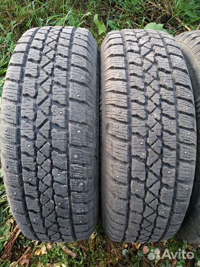 Arctic Claw Winter TXI 215/70 R15