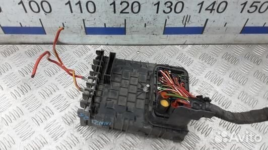 Блок предохранителей skoda yeti 1 (1NN25M101)