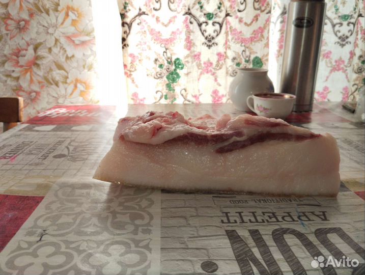 Свежее и солёное домашнее сало