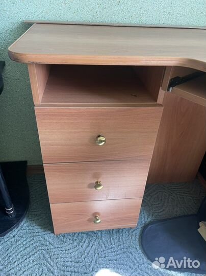 Письменный стол