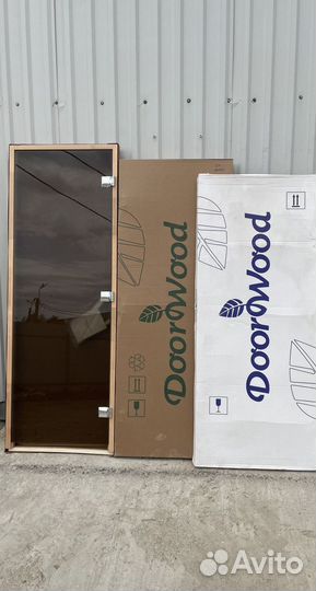 Дверь стеклянная для бани и сауны