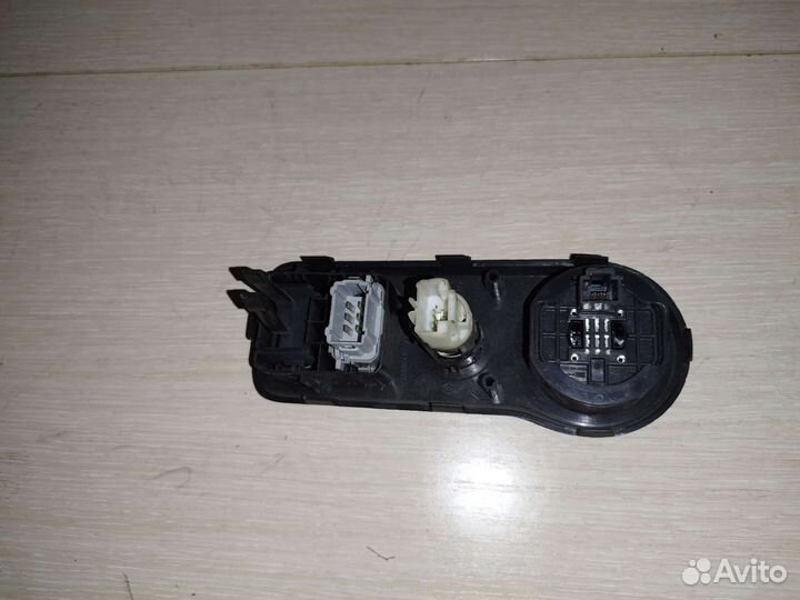 Кнопка включения полного привода Renault Duster