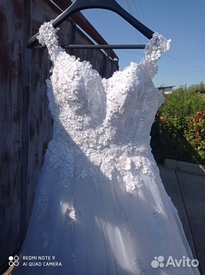 Свадебное платье
