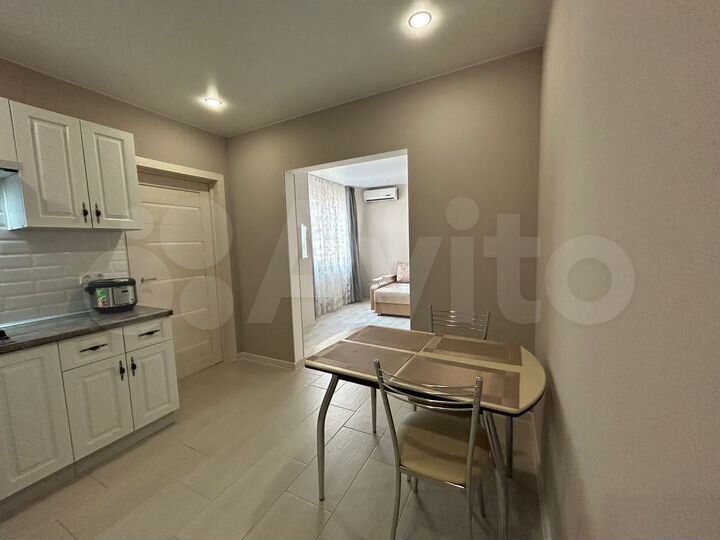 2-к. квартира, 65 м², 1/2 эт.