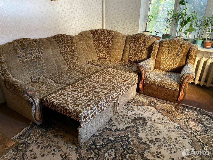 Диваны и кресло бу