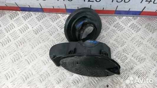 Лючок бака ford kuga 1 (MPH04IC01)