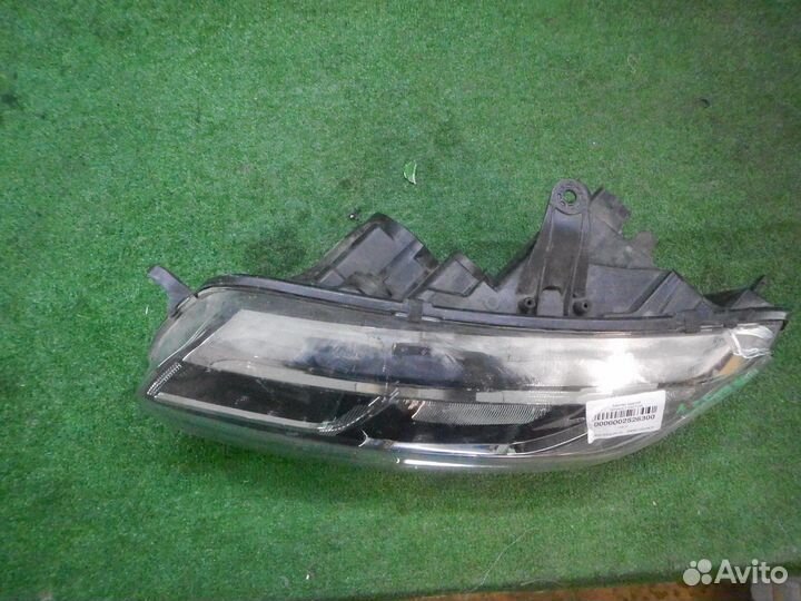 Фара левая Renault Logan/Logan Stepway