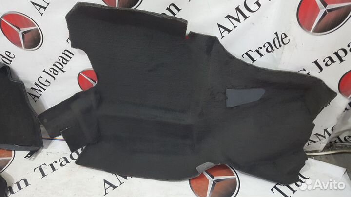 Обшивка багажника на Mercedes-Benz W126