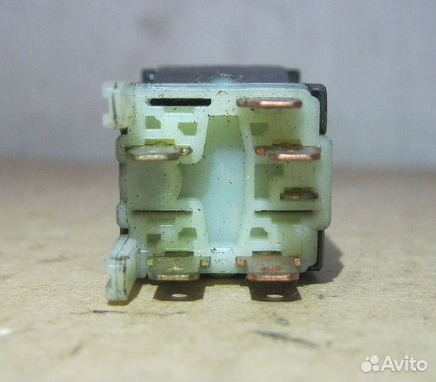 Кнопка обогрева заднего стекла Skoda Felicia